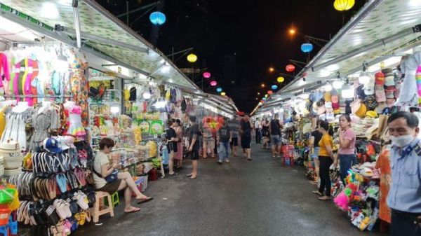 Experience the night market